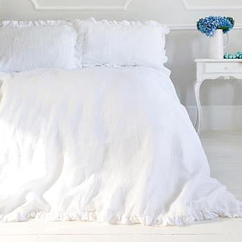 Classic Collections of Luxury Bed Linen for an Instant Bedroom Update